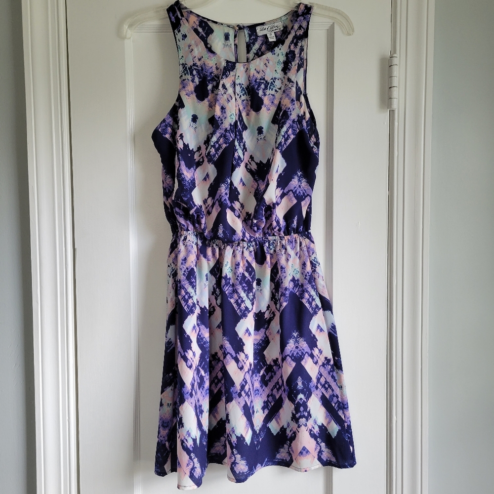 Cute, abstract print a line sheath dress